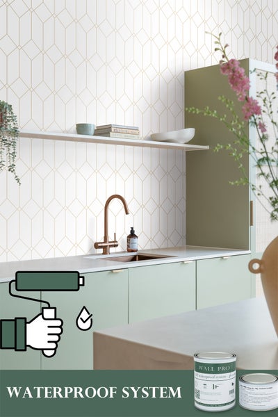 Moderne Küche mit geometrischer Tapete, Spüle und Armatur.