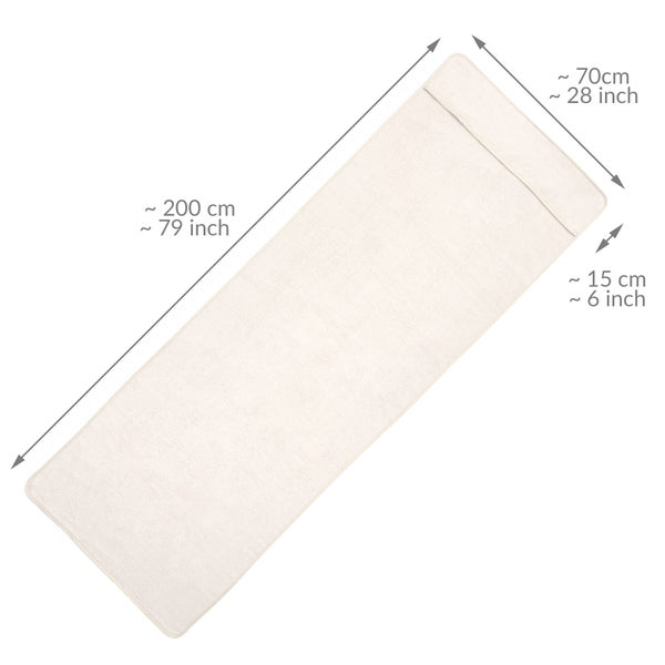 Beige Badematte, 200 cm lang, 70 cm breit und 15 cm hoch.