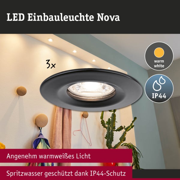 Dreier-Set schwarze LED-Einbauleuchten Nova mit warmweißem Licht und Schutzart IP44 gegen Spritzwasser, Anwendungsbeispiel in einem Wohnraum.