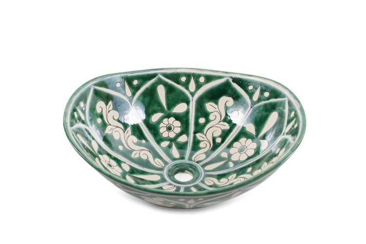 Waschbecken aus Keramik mit Blumenmuster