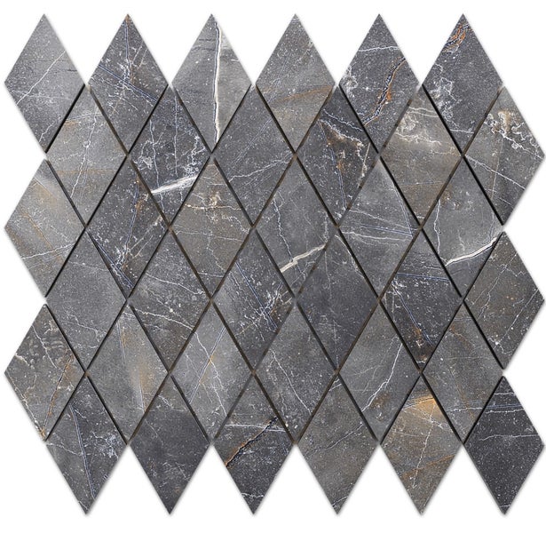 Rautenförmige Mosaikfliese in grauer Natursteinoptik mit Marmorierung.