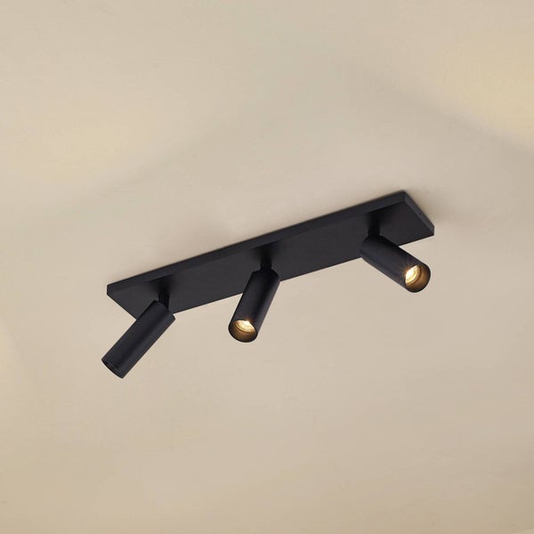 Deckenleuchte mit drei Strahlern