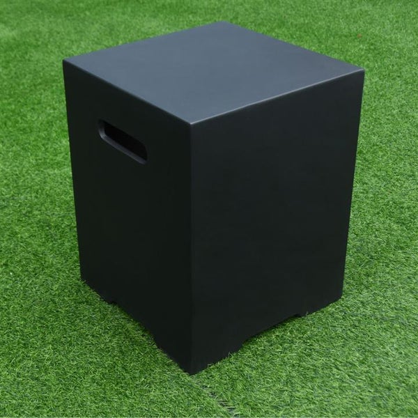 Quadratische Gasflaschenverkleidung in Anthrazit mit Griffmulde, nutzbar als Beistelltisch oder Hocker für den Garten.