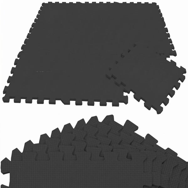 Ineinandergreifende schwarze Bodenschutzmatten aus Schaumstoff mit Puzzlerand.