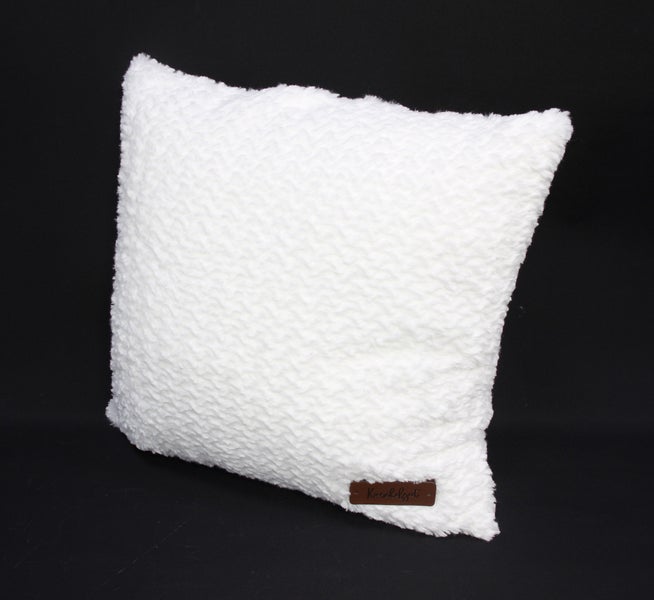 Weiches, weißes Kissen mit Kuschelzeit-Logo