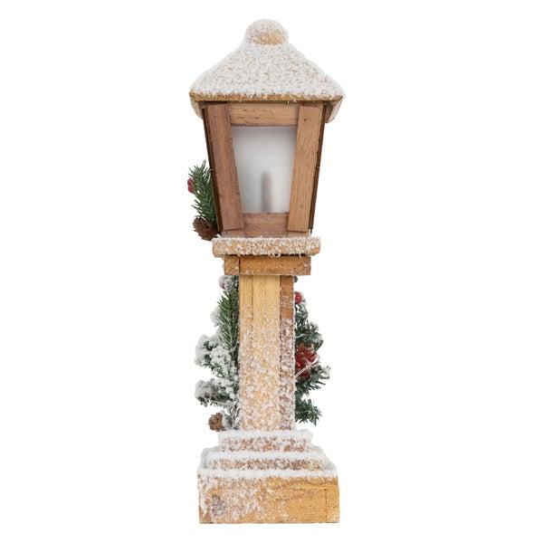 ECD Germany Dekorative Holz-Weihnachtslaterne mit LED-Beleuchtung, Warmweiß, 19x11,5x37 cm, batteriebetrieben, Timer, Deko Holzlaterne & Tanne beschneit, Weihnachtsdeko Innen, Weihnachtsdekoration