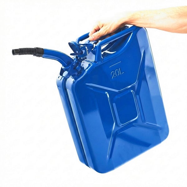 Blauer Kraftstoffkanister aus Metall mit 20 Liter Fassungsvermögen und flexiblem Auslaufrohr.