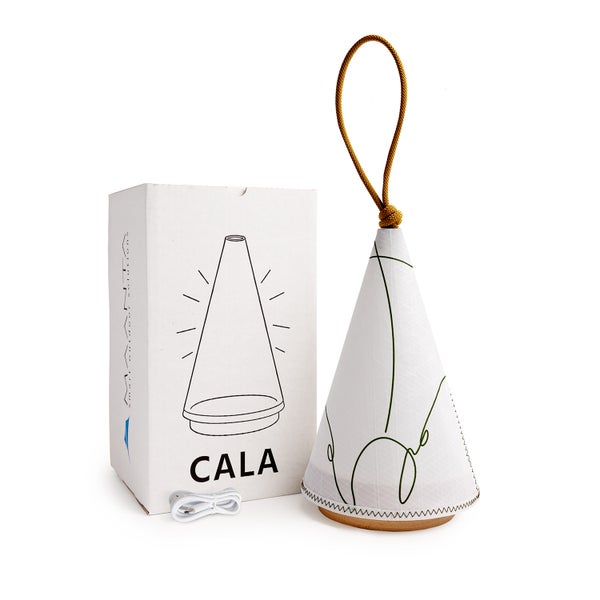 Gartenmöbelset mit zwei Klappstühlen und einem Klapptisch