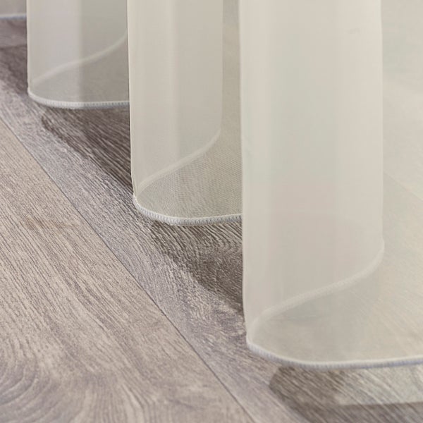 Schild mit der Aufschrift 'Vorsicht spielende Kinder'