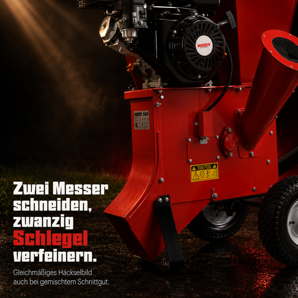 Roter Hecht Benzin-Gartenhäcksler mit zwei Messern und zwanzig Schlegeln für gleichmäßiges Häckselgut. Hecht Logo.