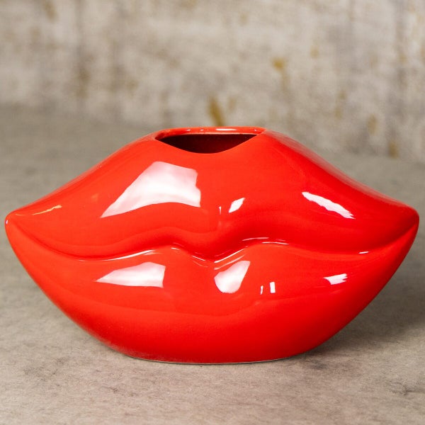Dekorative Keramikvase in Form eines Kussmundes als stilvolles Wohnaccessoire