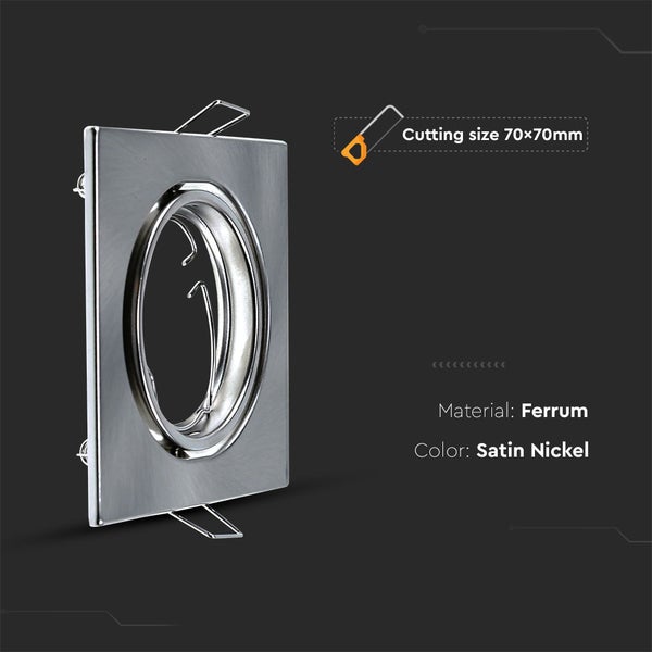 Quadratischer Einbaurahmen für Strahler aus Eisen in Satin Nickel mit einem Ausschnitt von 70 mal 70 Millimetern.