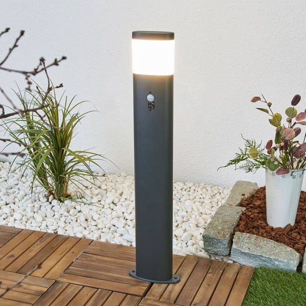 Lindby LED Wegeleuchte / Pollerleuchte mit Bewegungsmelder, Höhe 80 cm Wegelampe spritzwassergeschützt IP44 8,1W Außenleuchte