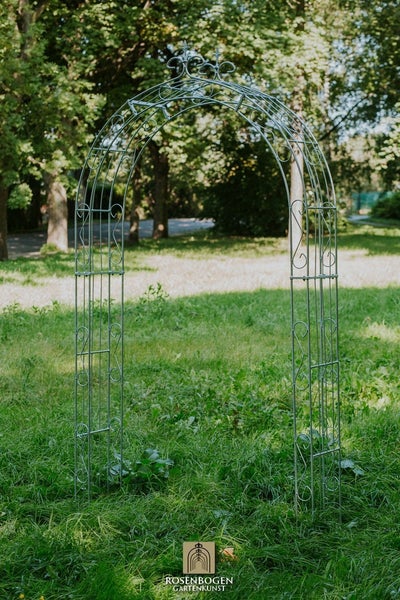 Metall Rosenbogen im Garten