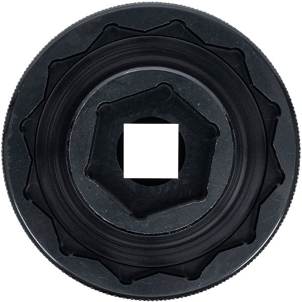 Bosch Kreissäge PKS 66 A beim Sägen eines Holzstücks