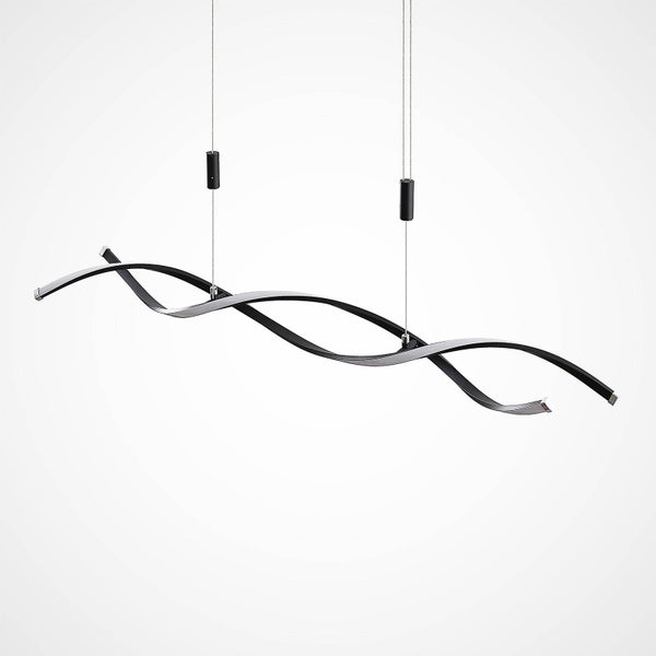 Moderne wellenförmige LED-Pendelleuchte aus Metall in Schwarz mit zwei verschlungenen Lichtelementen an dünnen Drahtseilen.