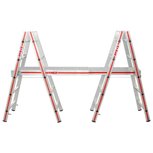Hymer Teleskop-Arbeitsplattform aus Aluminium mit zwei Stehleitern und einer ausziehbaren Bohle.