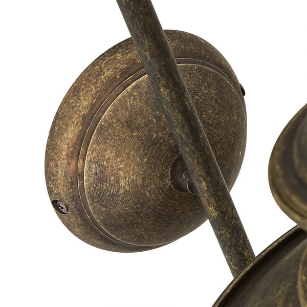 Detailansicht einer Deckenleuchte aus Metall