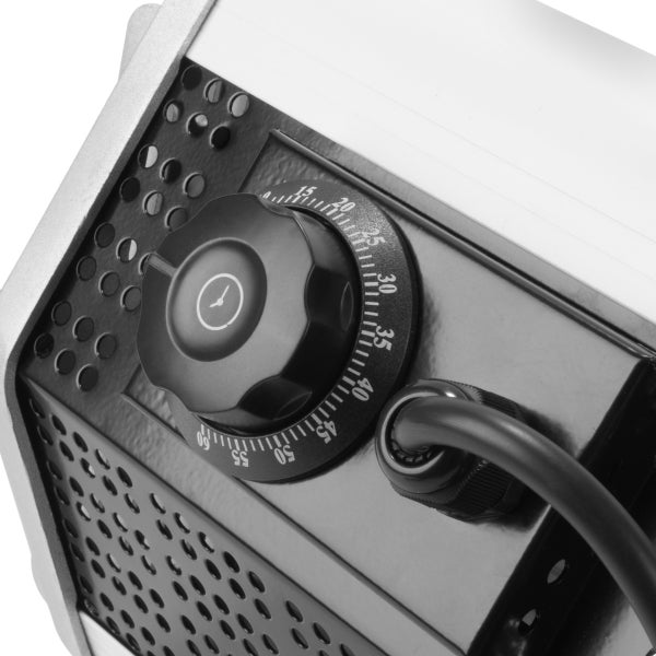 Detailaufnahme eines Geräts mit Zeitschaltuhr und zugehörigem Kabel