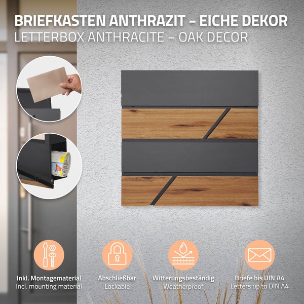 Wohnzimmer-Szene mit Sofa, Kissen und Teppich