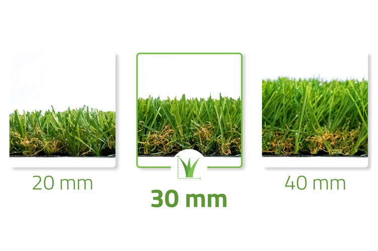 Vergleich von Kunstrasen mit unterschiedlichen Florhöhen von 20 Millimeter, 30 Millimeter und 40 Millimeter zur Veranschaulichung der Dichte.