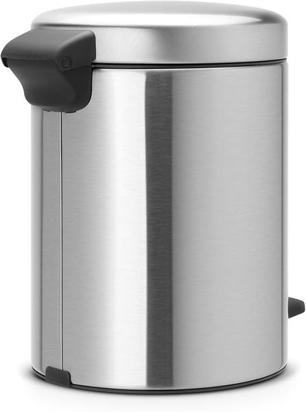 Brabantia Klassischer Tretmülleimer Mit Soft Verschluss 5 Liter HxBxT 30,2 x 26,3 x 21,7 cm Metall Edelstahl Matt
