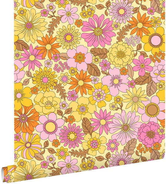 Tapetenrolle mit floralem Muster