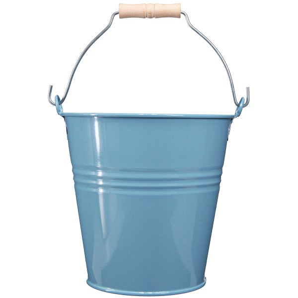 Blauer Eimer mit Holzgriff
