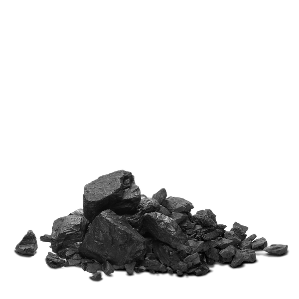 Ein Haufen schwarzer Kohlestücke in verschiedenen Größen zur Verwendung als Brennstoff zum Heizen.