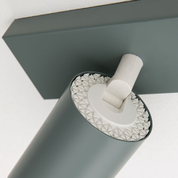 Deckenleuchte mit zylindrischem Lampenkopf