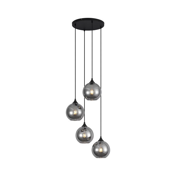 Moderne Pendelleuchte mit vier kugelförmigen Glasschirmen in unterschiedlichen Höhen an einer runden Deckenbefestigung.