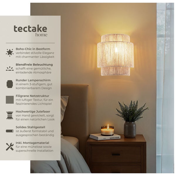 Tectake Home Wandleuchte mit dreistufigem Jutelampenschirm über einem Nachttisch in einem gemütlichen Schlafzimmer.