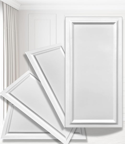 Set von Wandpaneelen mit klassischem Rahmenprofil zur stilvollen Wandgestaltung in einem Innenraum.