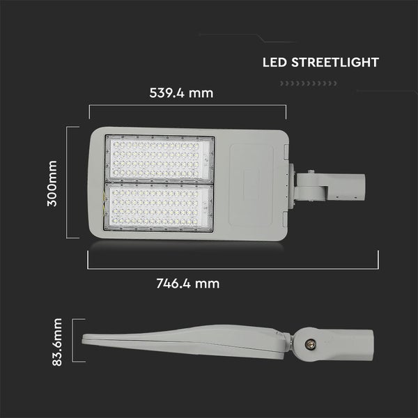 LED-Straßenleuchte mit Maßangaben.