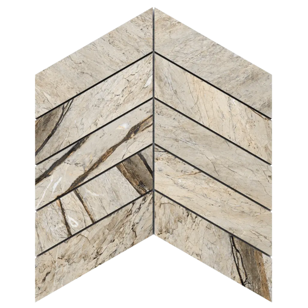 Mosaikfliese in Chevron-Optik mit Marmor-Muster und natürlicher Maserung.