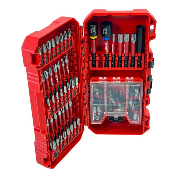 Milwaukee Bit-Set Shockwave Impact Duty im roten Kunststoffkoffer mit diversen Schrauberbits, Magnetbithaltern und Steckschlüsseleinsätzen.