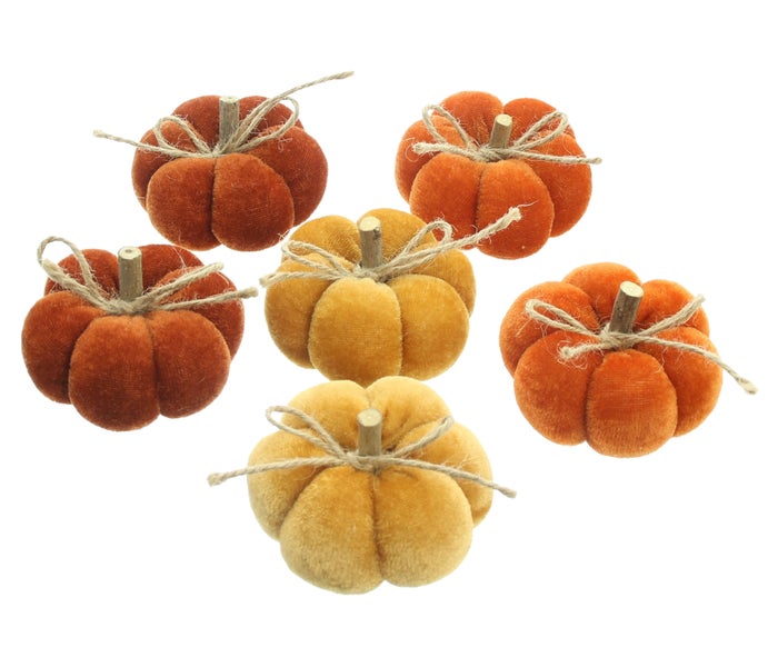 Dekorative Kürbisse aus Samt mit Kordel zur Herbstdekoration