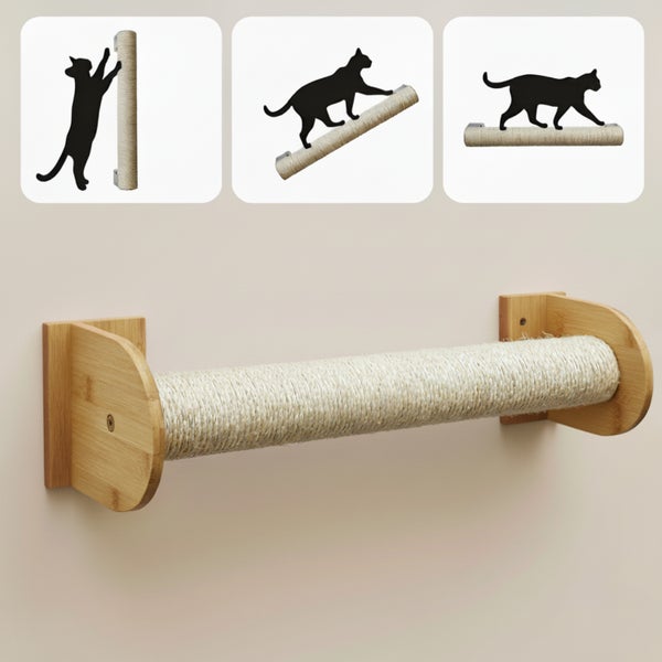 Wandmontierter Kratzstamm aus Holz mit Sisalwicklung als Kletterelement für Katzen