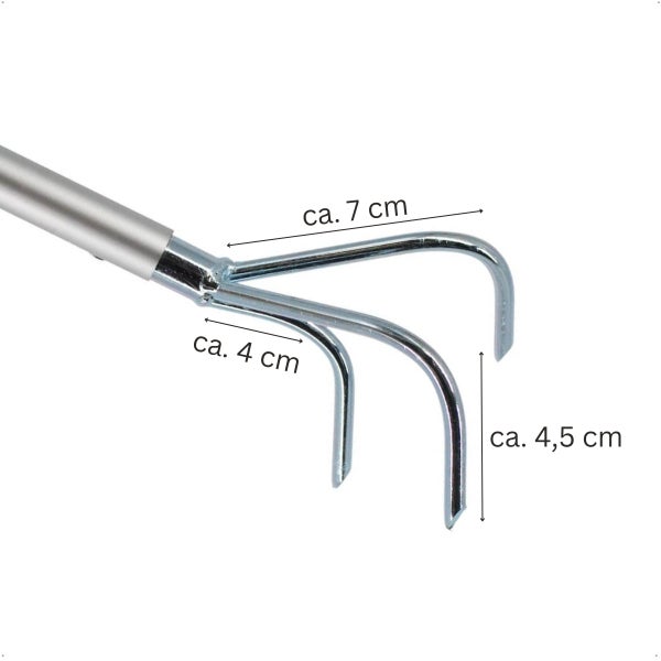 Gartenkralle mit Metallzinken zur Bodenbearbeitung, Maße circa 7 Zentimeter Länge und 4,5 Zentimeter Tiefe.