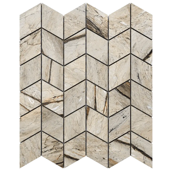 Mosaikfliese aus Naturstein in Marmoroptik mit Chevron-Muster in Beige mit brauner Maserung.