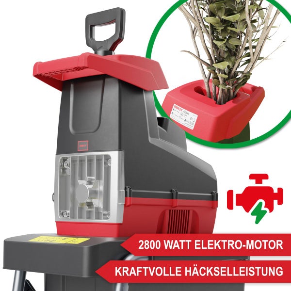 Elektro-Gartenhäcksler mit 2800 Watt Motor und hoher Häckselleistung, Ansicht zeigt das Einfüllen von Ästen.