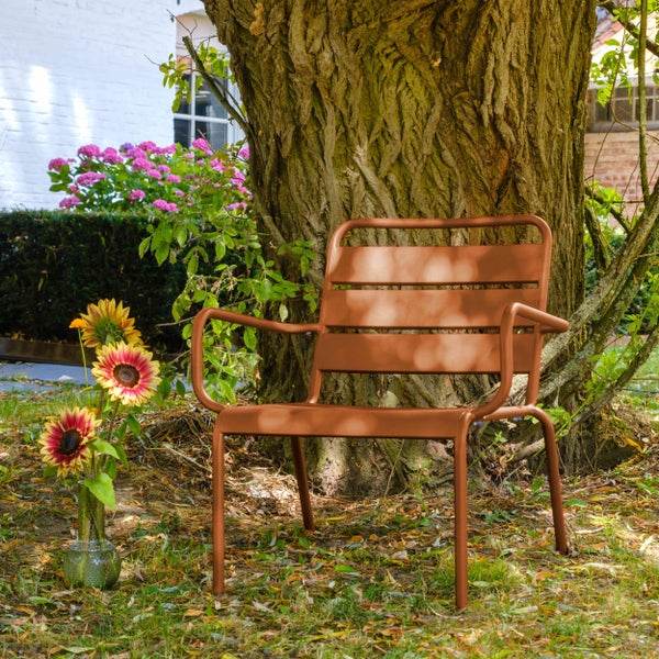 Niedriger Gartenstuhl aus Metall, Palavas 70 x 65 x 76 cm - Oviala