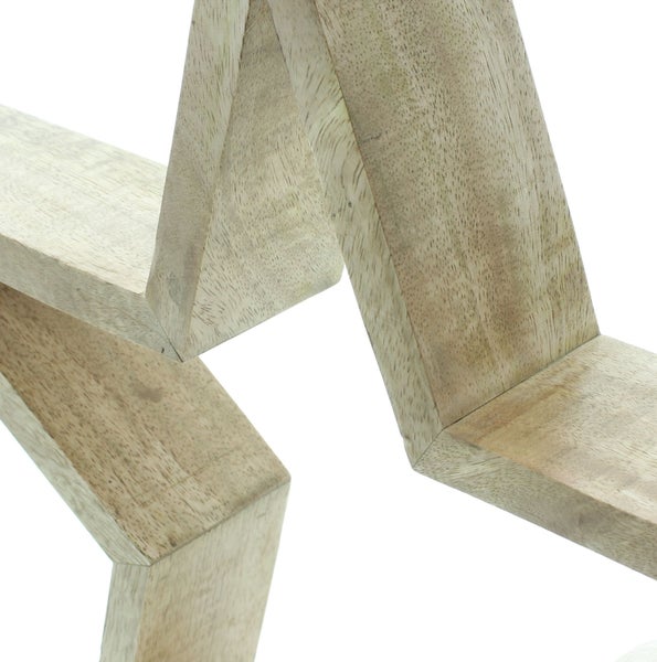 Detailaufnahme eines Holzregals