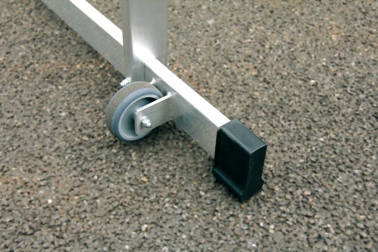 PROREGAL Plattformleiter Mit geräumiger Plattform und Rollen 4 Stufen Inkl. Beidseitigem Handlauf Aluminium