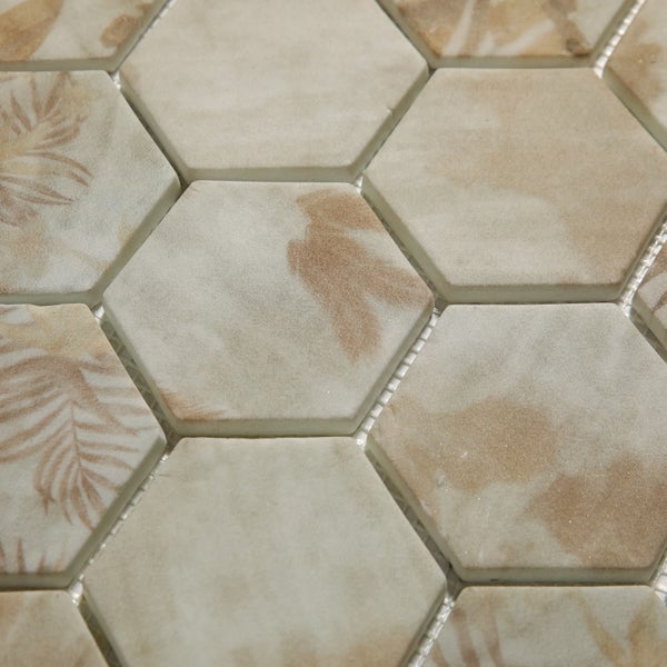 Mosaikfliesen in Hexagonform mit Pflanzenmuster