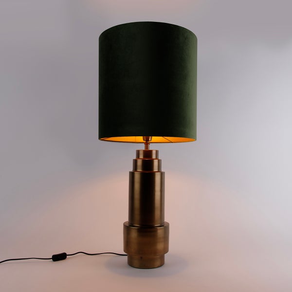 Tischleuchte mit Stoffschirm und Metallfuß