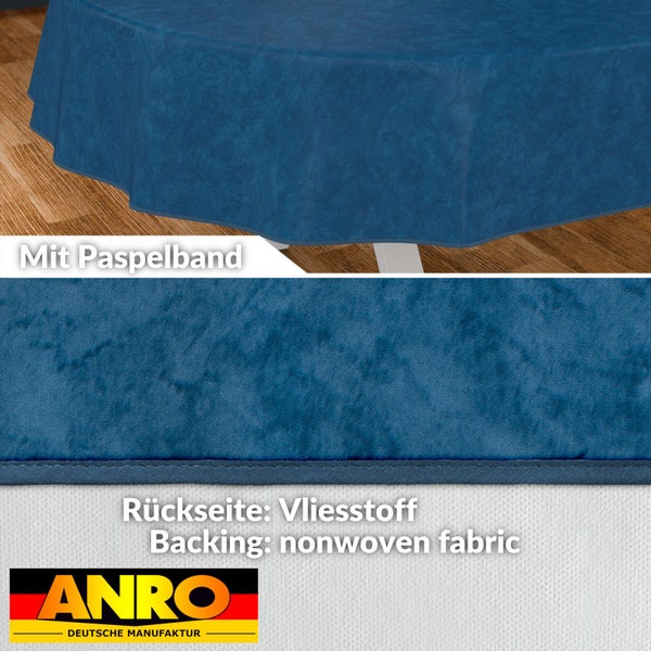 Blaue Tischdecke mit Paspelband und Vliesstoff auf der Rückseite