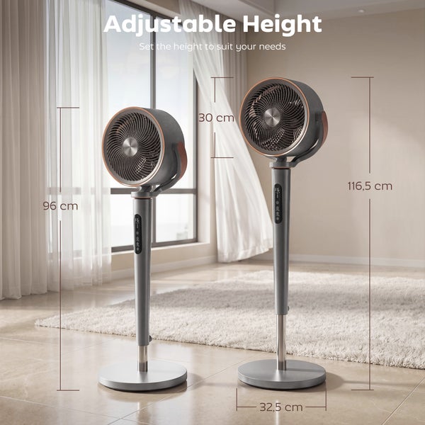 Höhenverstellbarer Standventilator in zwei Positionen, 96 Zentimeter und 116,5 Zentimeter hoch, mit 32,5 Zentimeter Standfuß.
