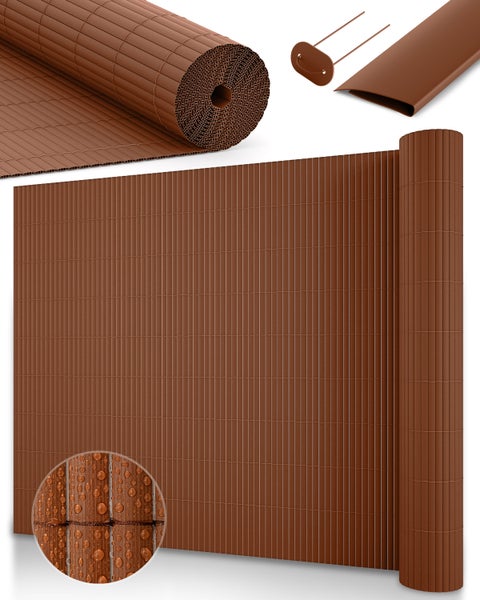 Braune Sichtschutzmatte aus Kunststoff mit Befestigungsclips und Abschlussprofil, Detailaufnahme der wasserabweisenden Oberfläche.