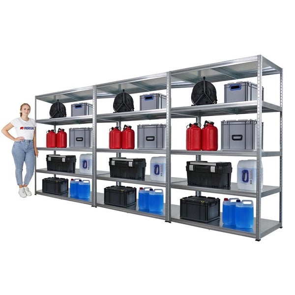 Vollständig befülltes, grosses Schwerlastregal für Lagerung